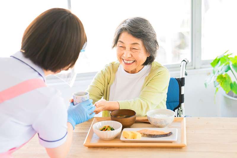 常食から介護食のスムーズな移行を叶える5つのコツ