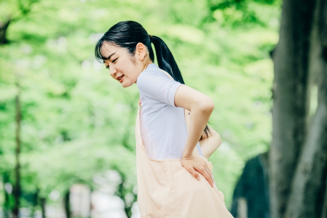 介護における腰痛予防とは?原因から具体的な対策・職場改善まで徹底解説