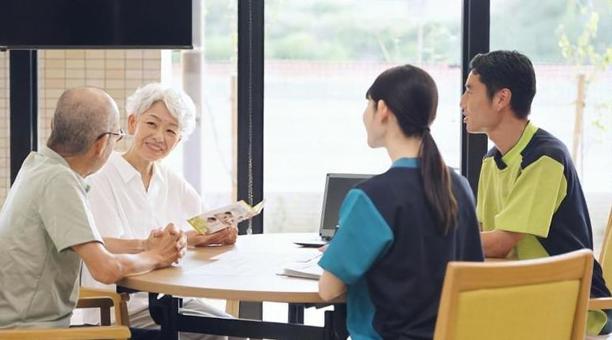 法令遵守とは（介護）？コンプライアンスの意味・違反事例・対策まで徹底解説