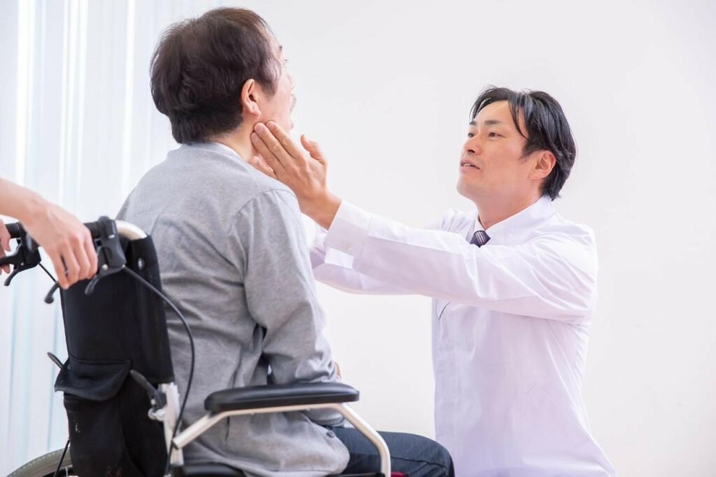 認知症の口腔ケア拒否、もう戦わない。嫌がる理由とスムーズな対応のヒント