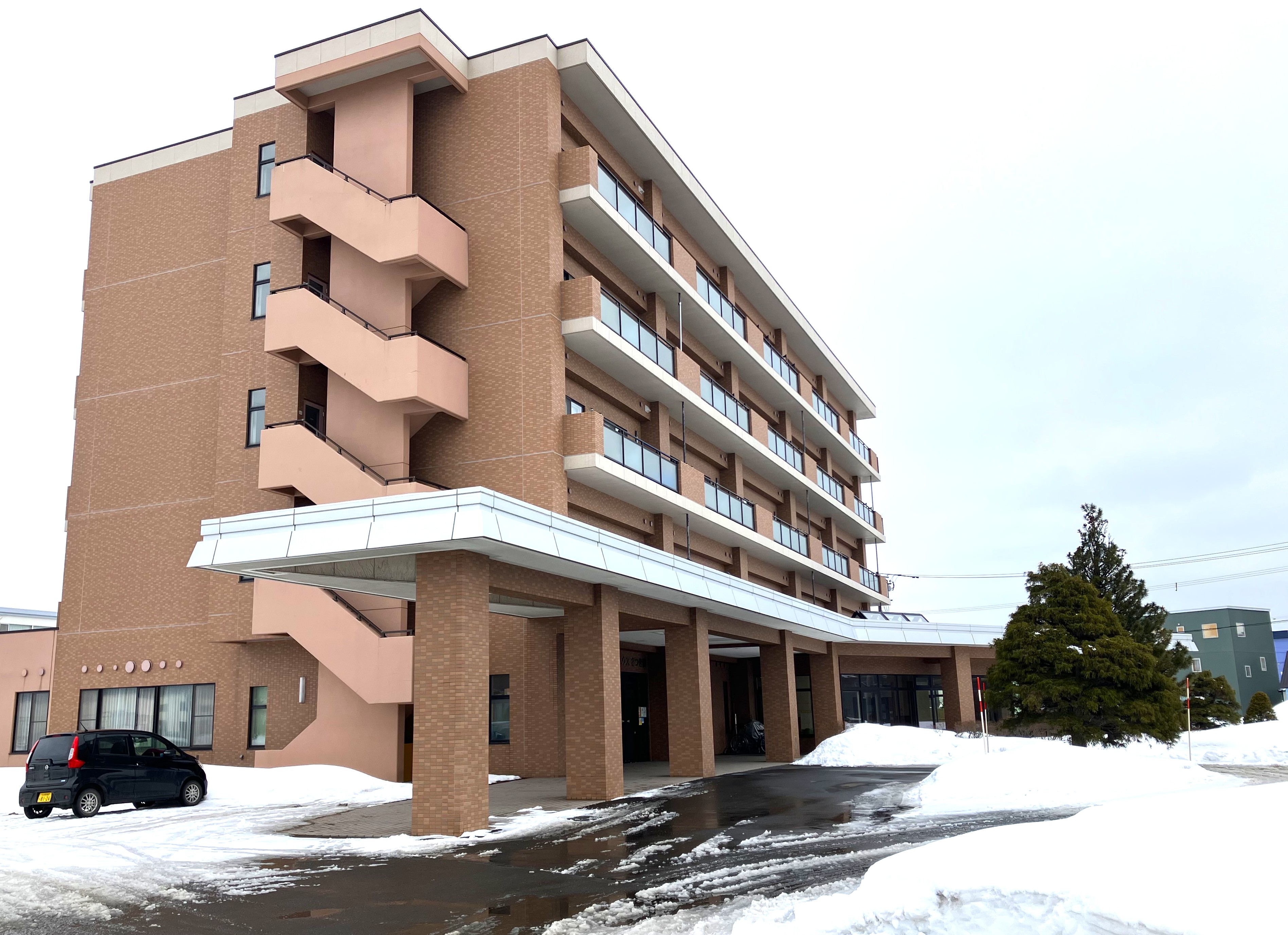 【導入事例】ケアハウスさつき園様｜食事の楽しみ方を追求し、自前調理から冷凍完調品への変化を入居者に支持されるまで